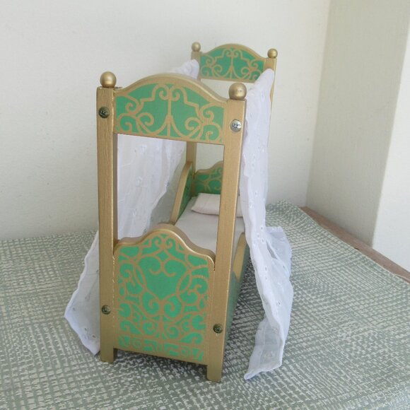 Kidkraft Lot of Wooden Dollhouse Doll Furniture Stove, Table, Bench Bedroom Bath - Picture 12 of 14